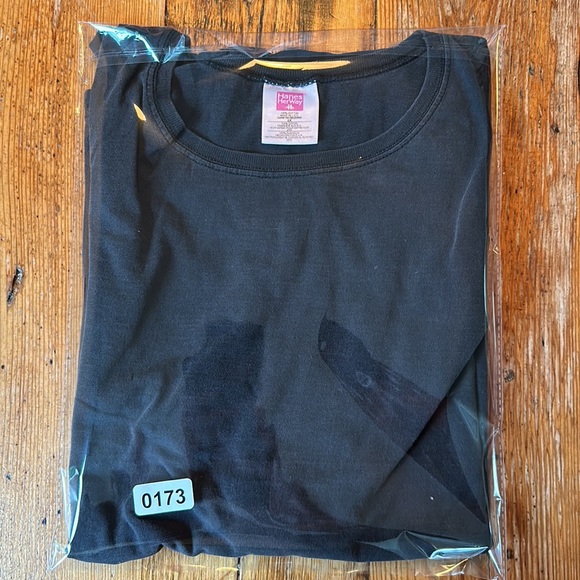 Vintage 90's Hanes Her Way Faded Black T-shirt 2X - Picture 7 of 7